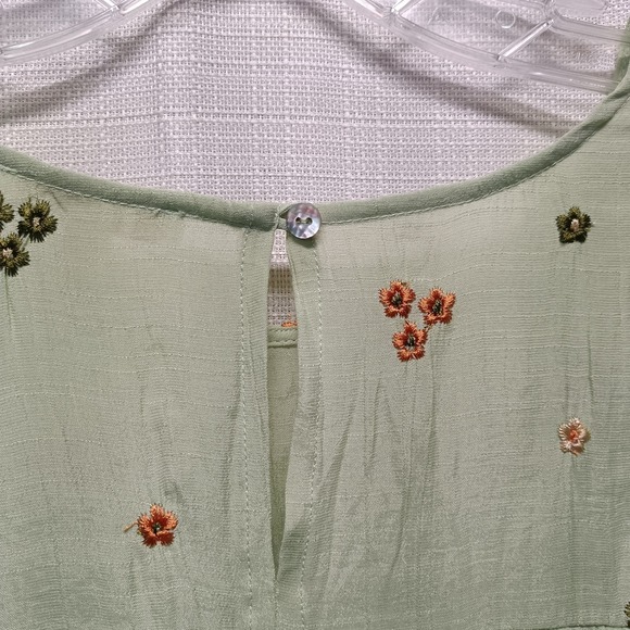 Fig & Flower Tunic Top Womens 1X Green Floral Embroidered Lined Boho Keyhole - Picture 6 of 6